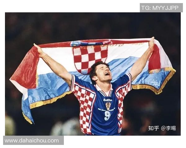 克罗地亚足球队的辉煌历程与未来展望：从黑马到世界强队的蜕变之路